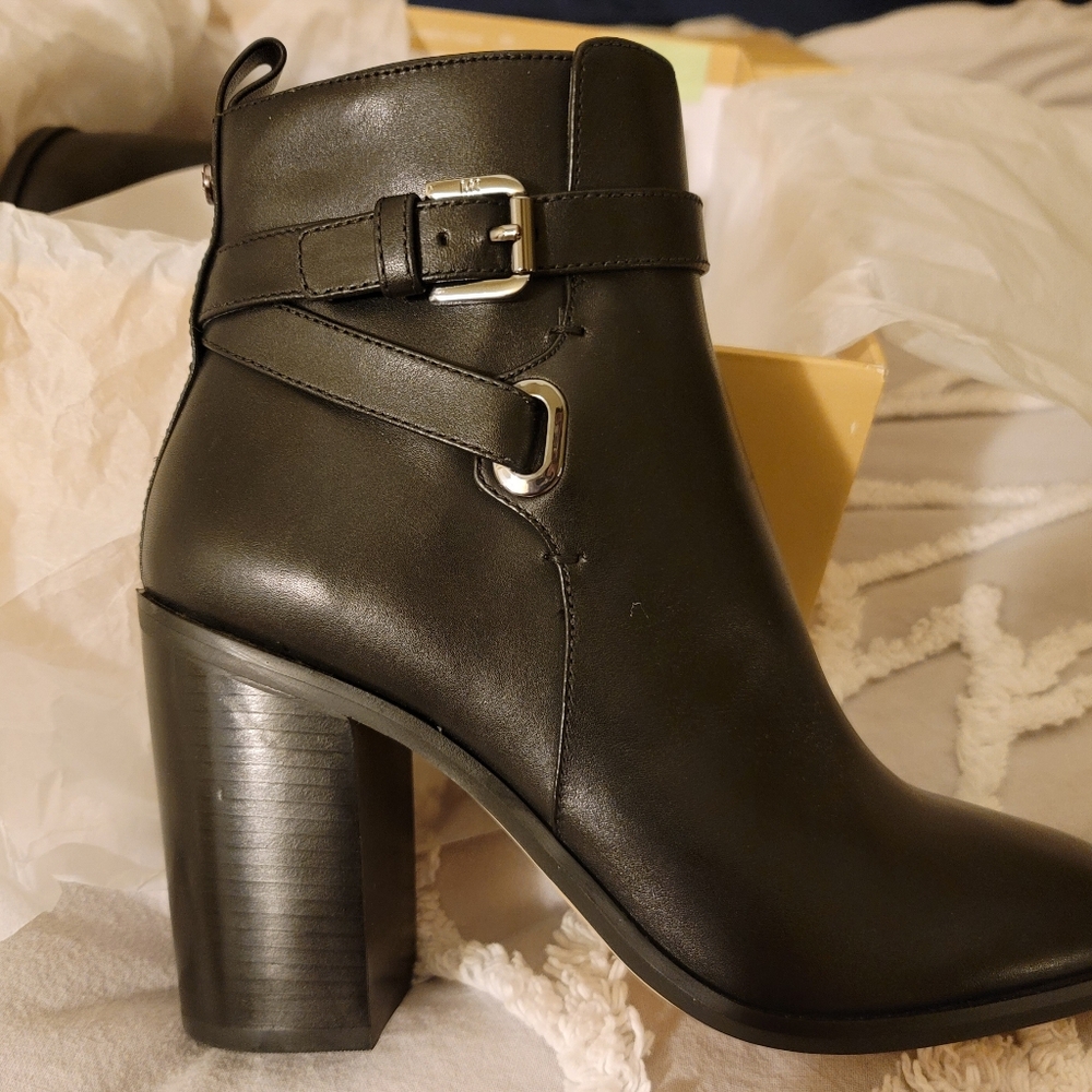 Brand New Michael Kors Boots - Size 7